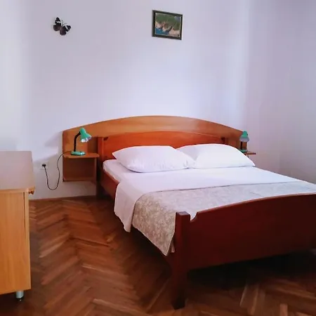 Apartmani Henjak Jezera Exterior photo
